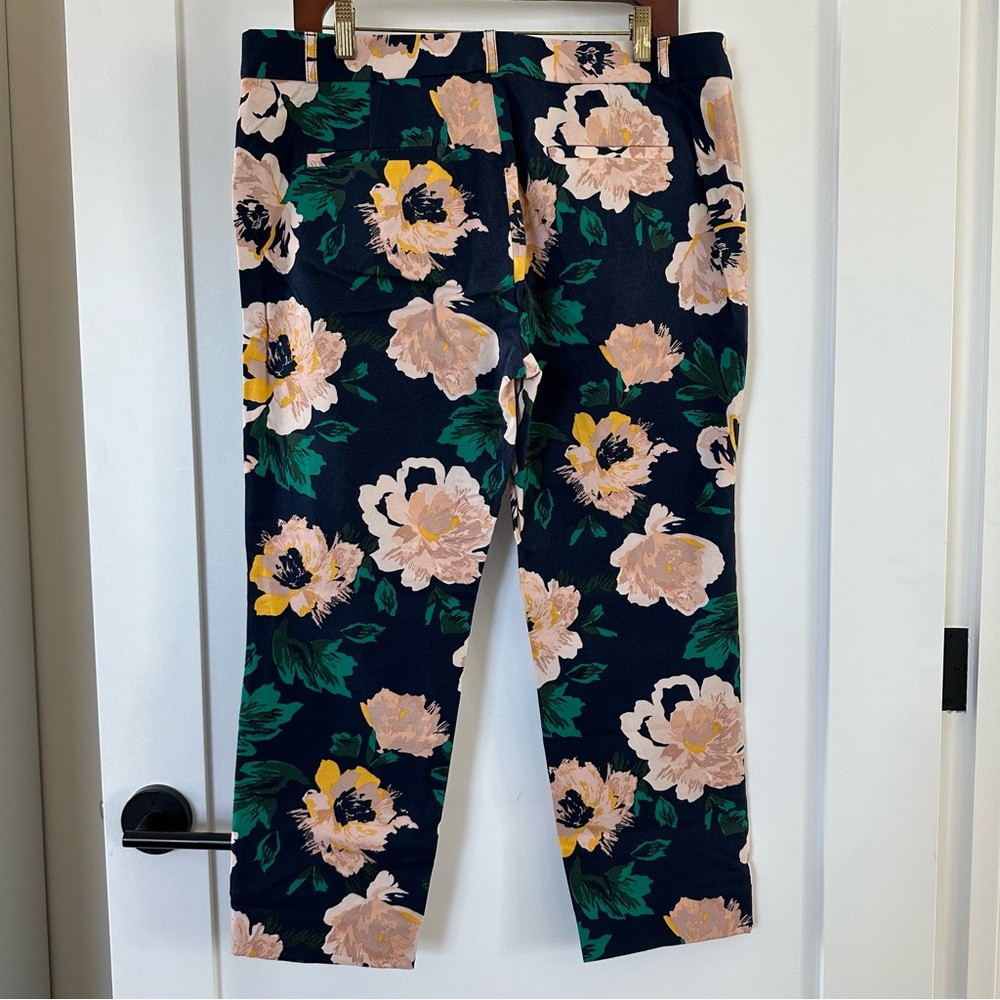Banana Republic Floral Print Cropped Pants - Picture 2 of 5